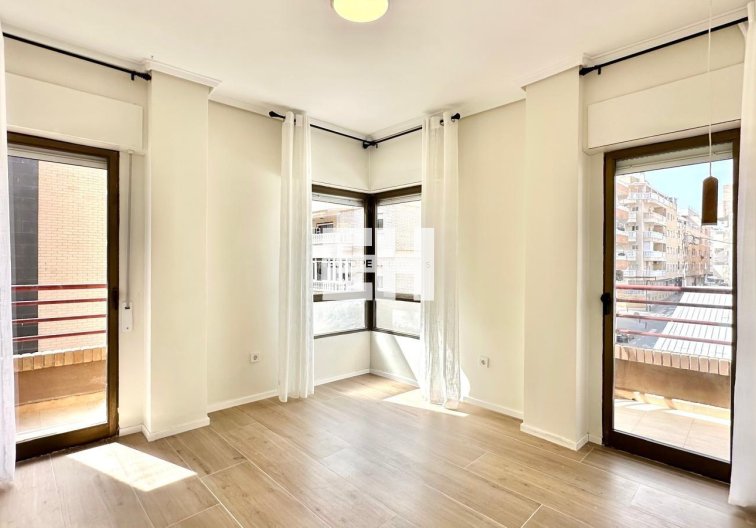 Apartamento  - Segunda mano - Torrevieja - Centro