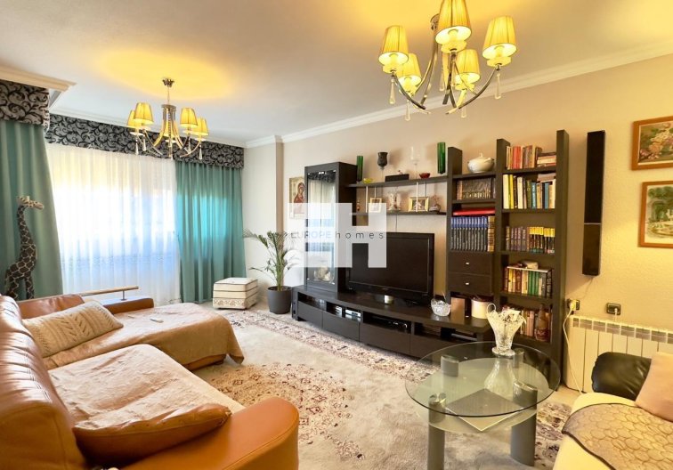Apartamento  - Segunda mano - Torrevieja - Centro