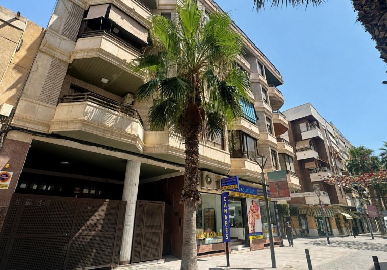 Apartamento  - Segunda mano - Torrevieja - Centro