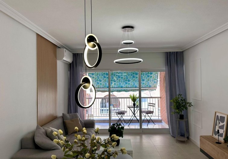 Apartamento  - Segunda mano - Torrevieja - Estacion De Autobuses