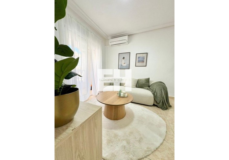 Apartamento  - Segunda mano - Torrevieja - Torrevieja