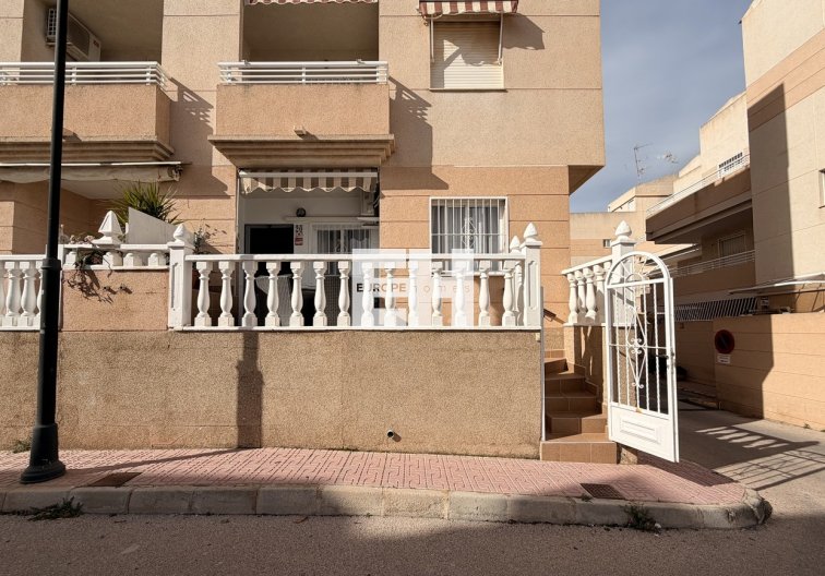 Apartment - Resale - Torrevieja - Urb. Calas Blancas III