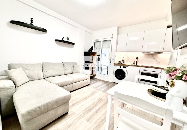 Appartement - Herverkoop - Torrevieja - La Mata Pueblo
