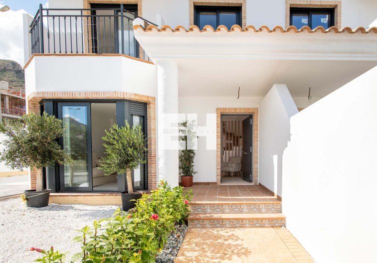 Bungalow au rez-de-chaussée - Construction Neuve - Cox - San Fernando