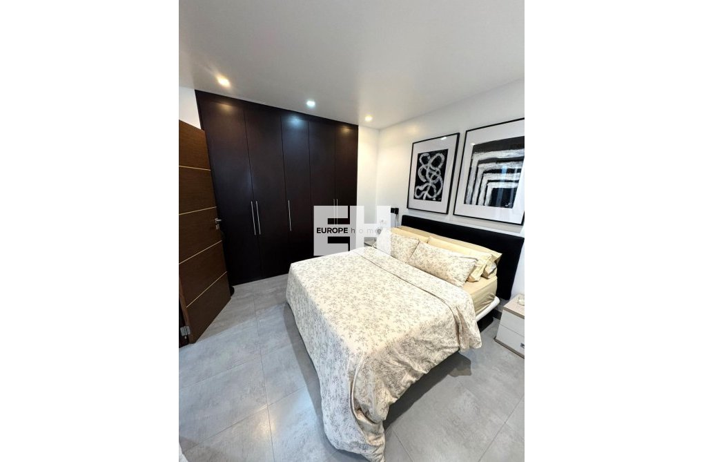 Herverkoop - Appartement - Torrevieja - Centro