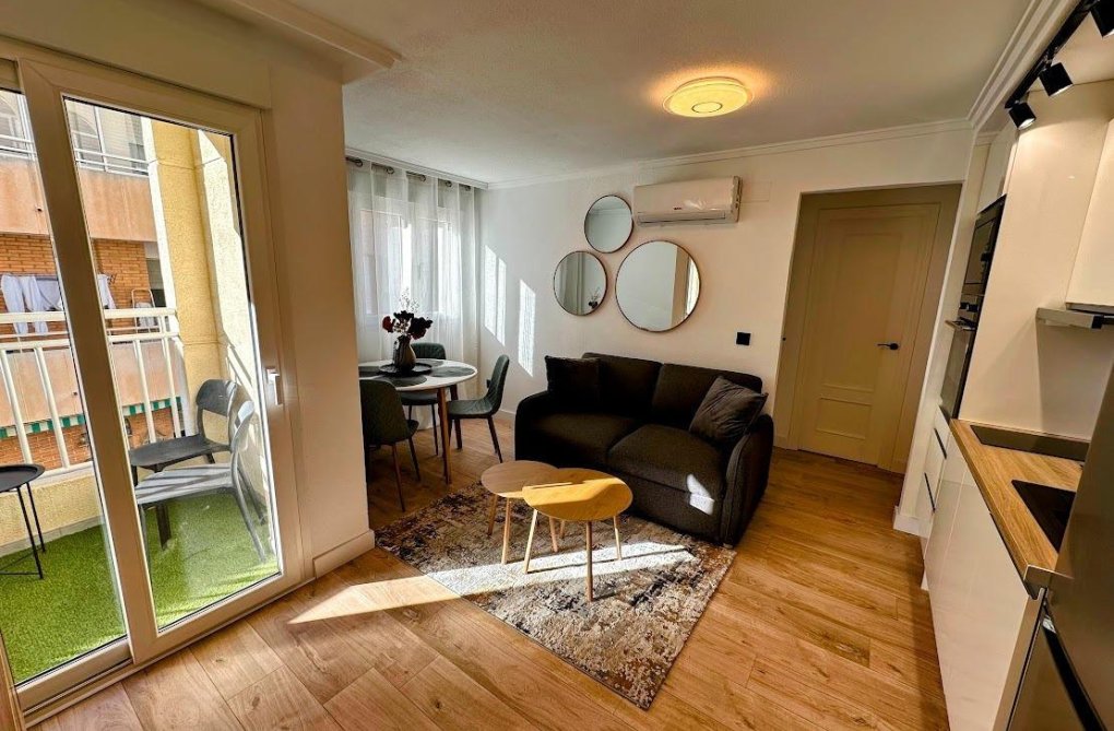 Herverkoop - Appartement - Torrevieja - Centro