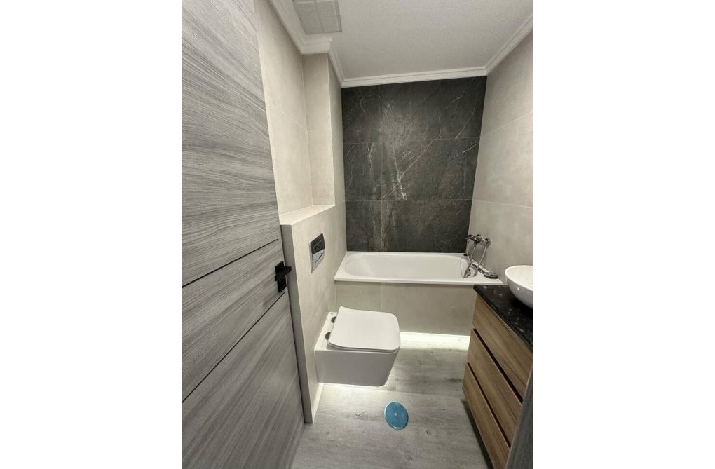 Herverkoop - Appartement - Torrevieja - Centro