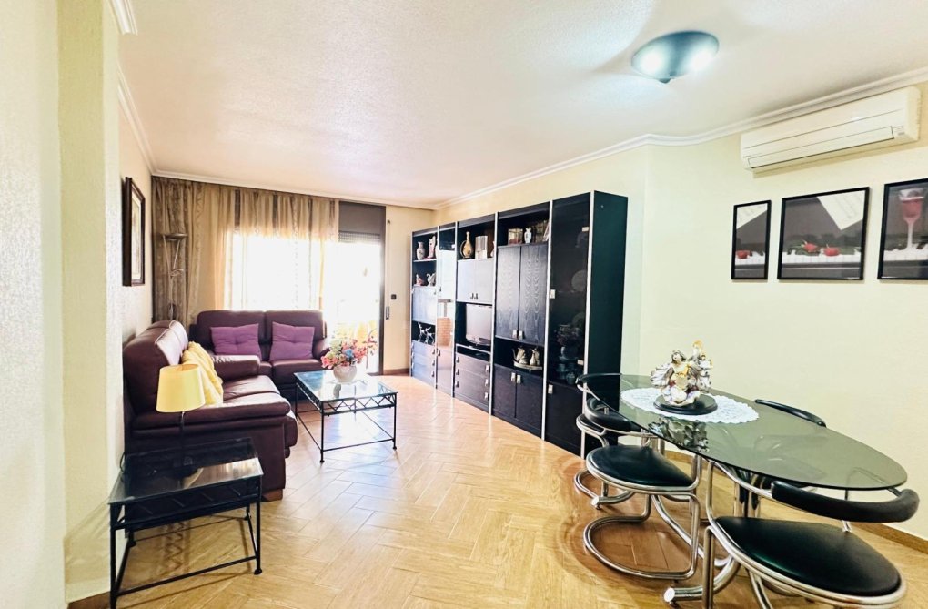 Herverkoop - Appartement - Torrevieja - Centro