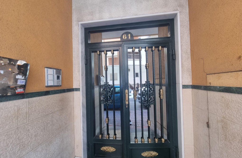 Herverkoop - Appartement - Torrevieja - Estacion De Autobuses
