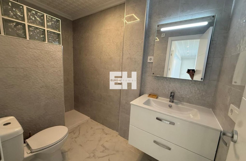 Herverkoop - Appartement - Torrevieja - Playa del Acequión