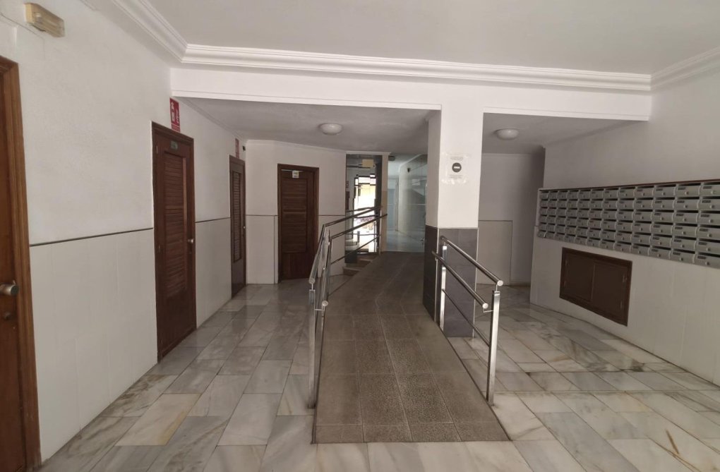 Herverkoop - Appartement - Torrevieja - Playa del Cura
