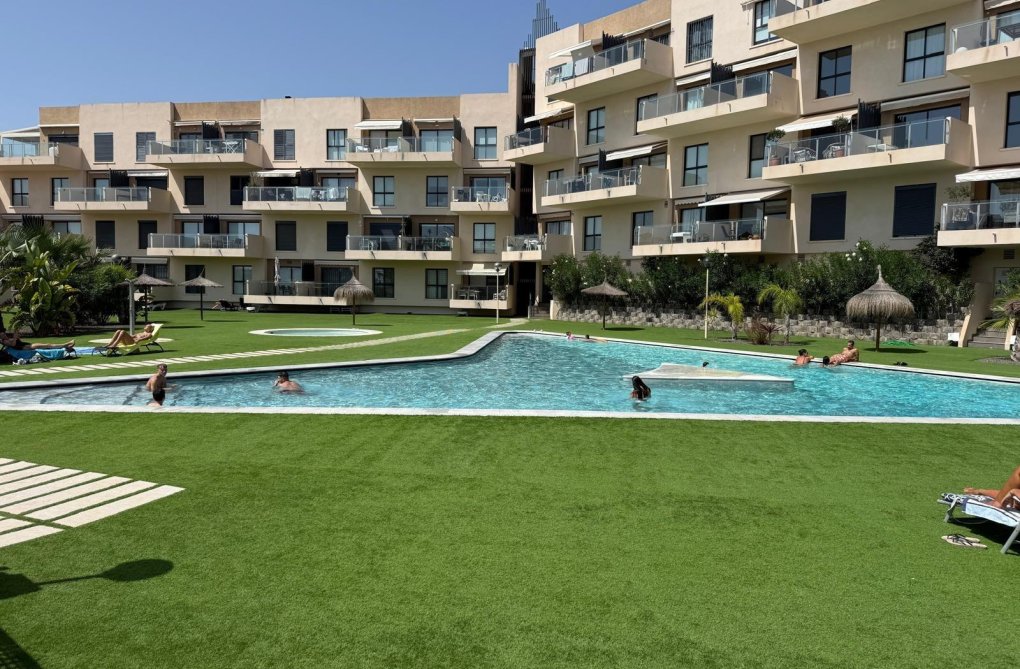 Herverkoop - Bungalow - Orihuela Costa - La Zenia