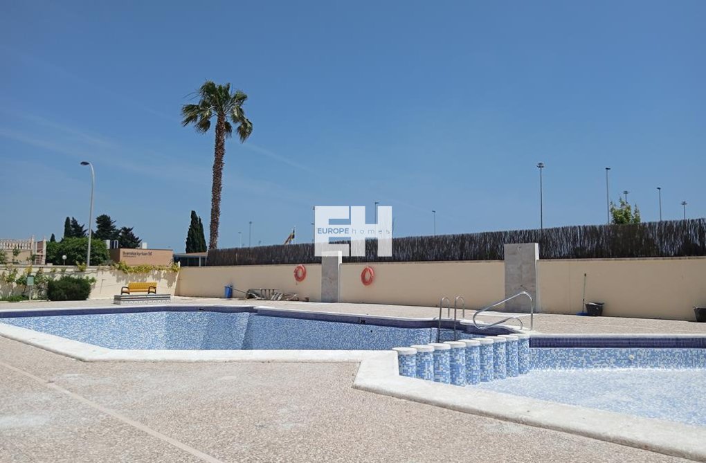 Herverkoop - Duplex - Torrevieja - Carrefour