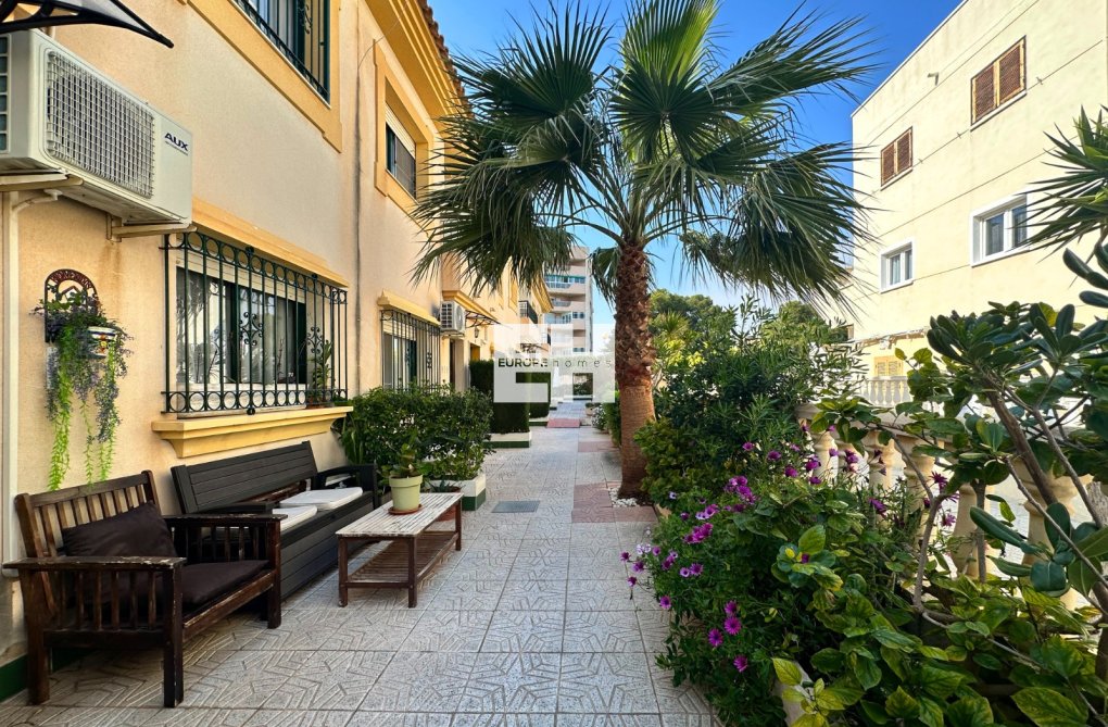 Herverkoop - town house - Orihuela Costa - Costa Blanca