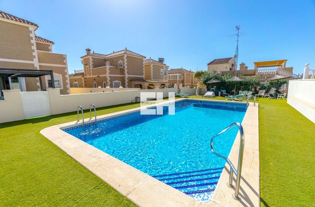 Herverkoop - town house - Orihuela Costa - Costa Blanca