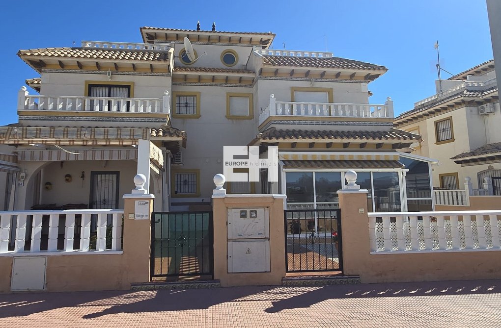 Herverkoop - town house - Orihuela Costa - Costa Blanca