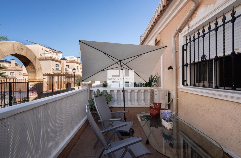 Herverkoop - town house - Orihuela Costa - Los Dolses
