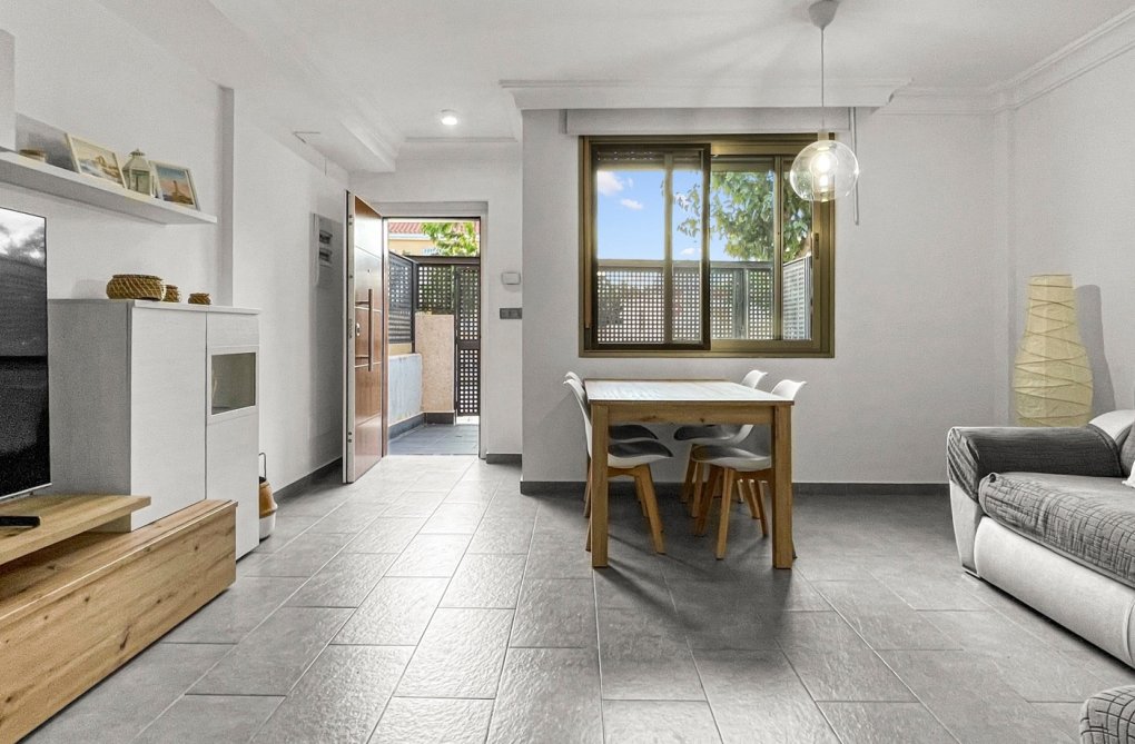 Herverkoop - town house - Pilar de la Horadada - Costa Blanca