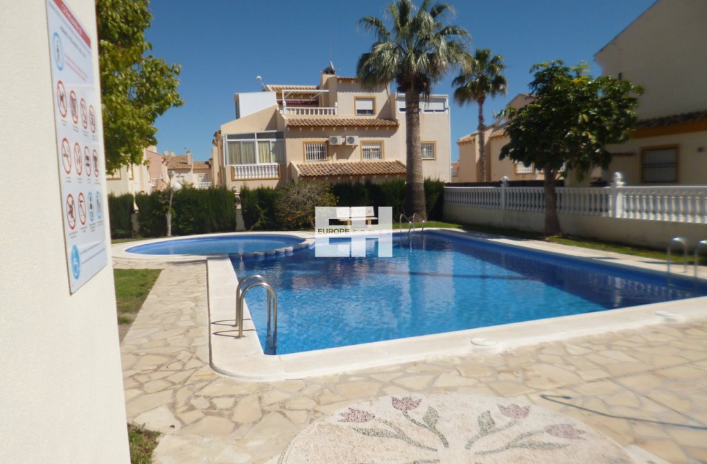 Herverkoop - town house - Playa Flamenca - Costa Blanca