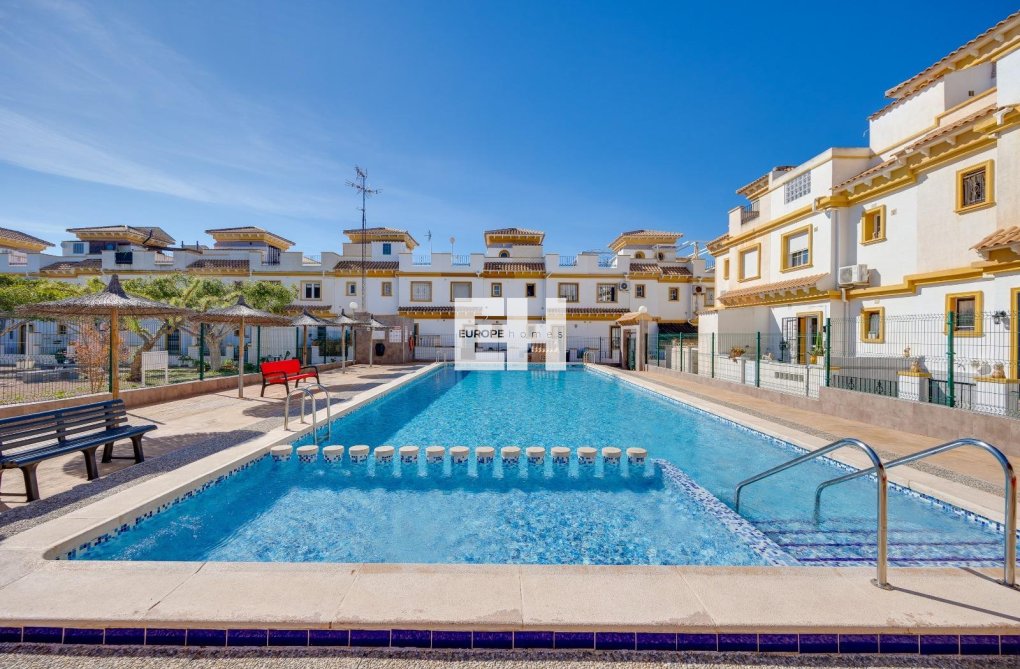 Herverkoop - town house - Torrevieja - Aguas Nuevas