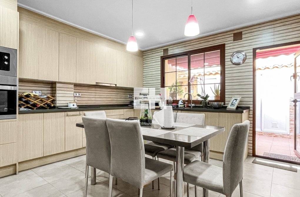 Herverkoop - town house - Torrevieja - Costa Blanca