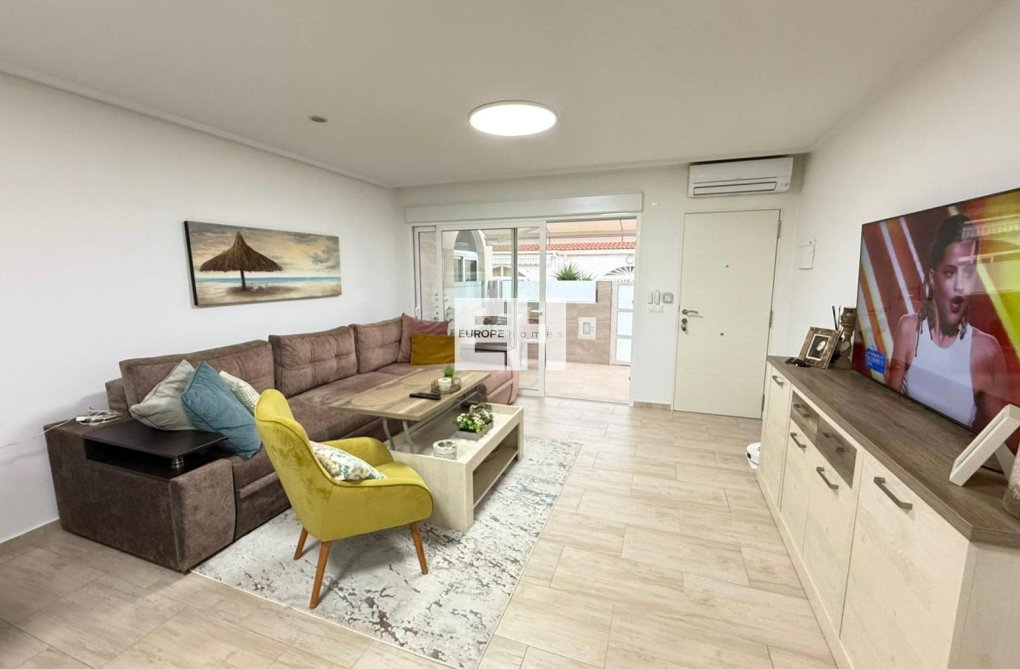 Herverkoop - town house - Torrevieja - El Chaparral