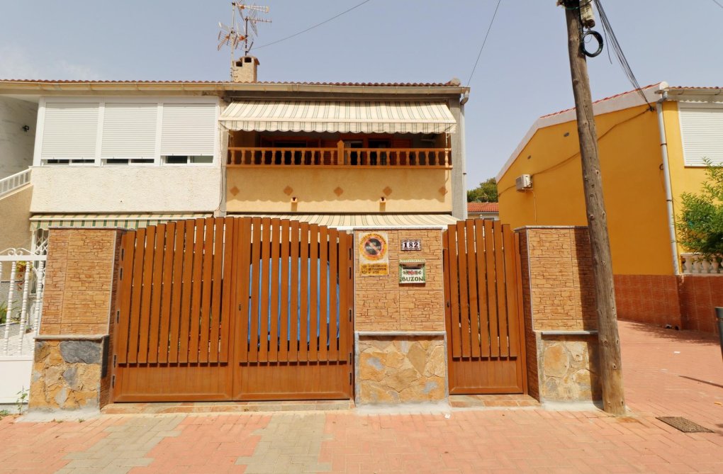Herverkoop - town house - Torrevieja - Playa de los Naúfragos