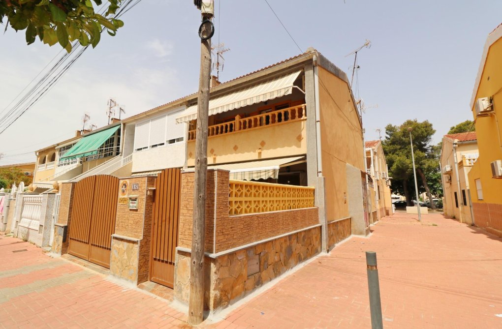 Herverkoop - town house - Torrevieja - Playa de los Naúfragos