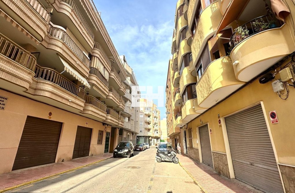 Herverkoop - town house - Torrevieja - Playa del Cura