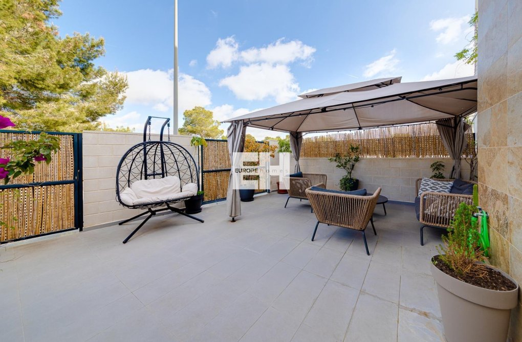 Herverkoop - town house - Villamartin - Orihuela Costa