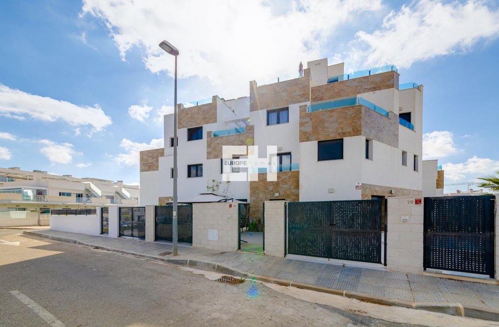 Herverkoop - town house - Villamartin - Orihuela Costa