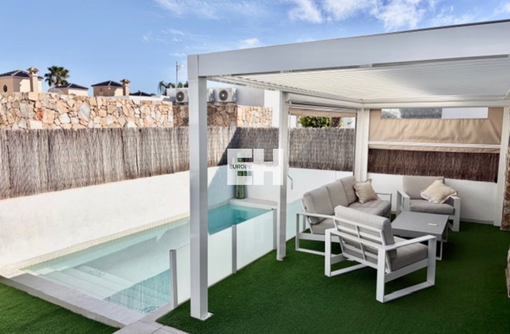 Herverkoop - villa - Cabo Roig - Costa Blanca