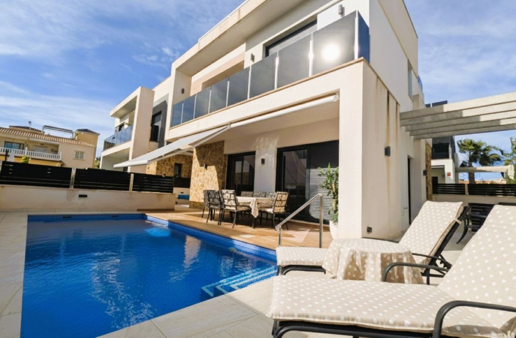 Herverkoop - villa - Cabo Roig - Costa Blanca