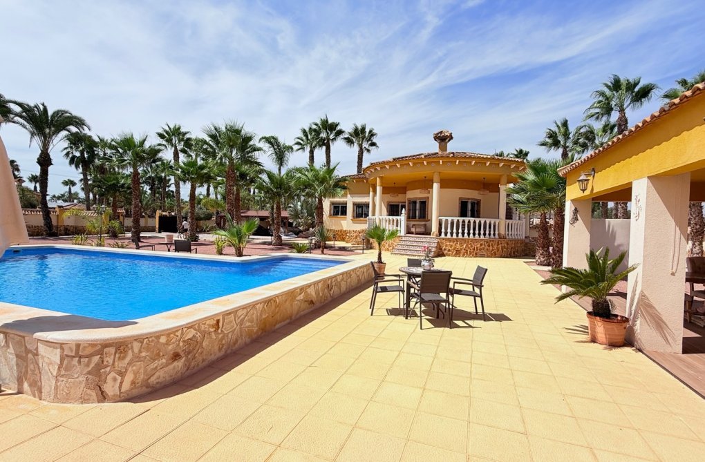 Herverkoop - villa - Catral - Costa Blanca