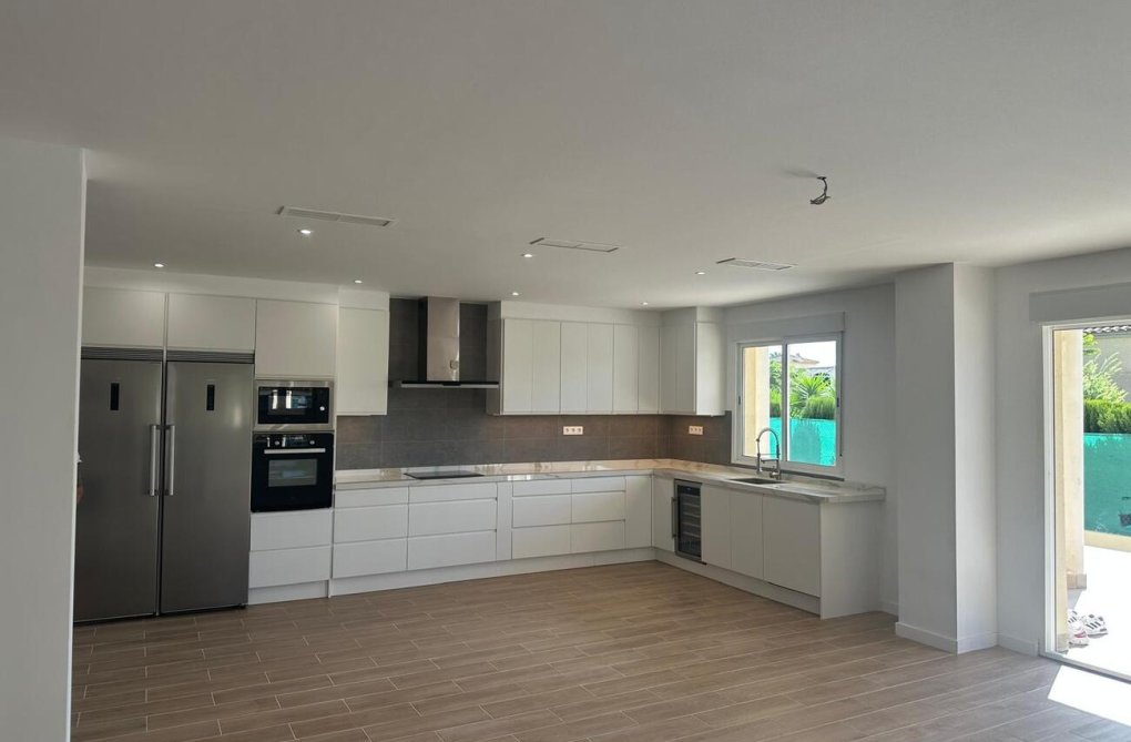 Herverkoop - villa - Catral - Costa Blanca