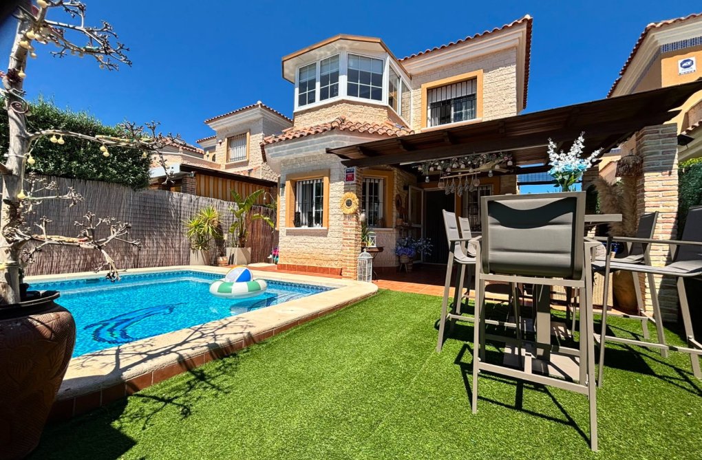Herverkoop - villa - El Raso - Costa Blanca