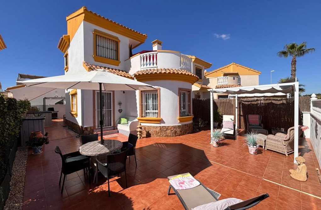 Herverkoop - villa - Guardamar del Segura - Costa Blanca