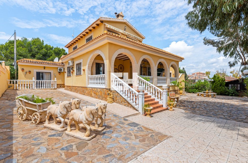 Herverkoop - villa - Jacarilla - Inland