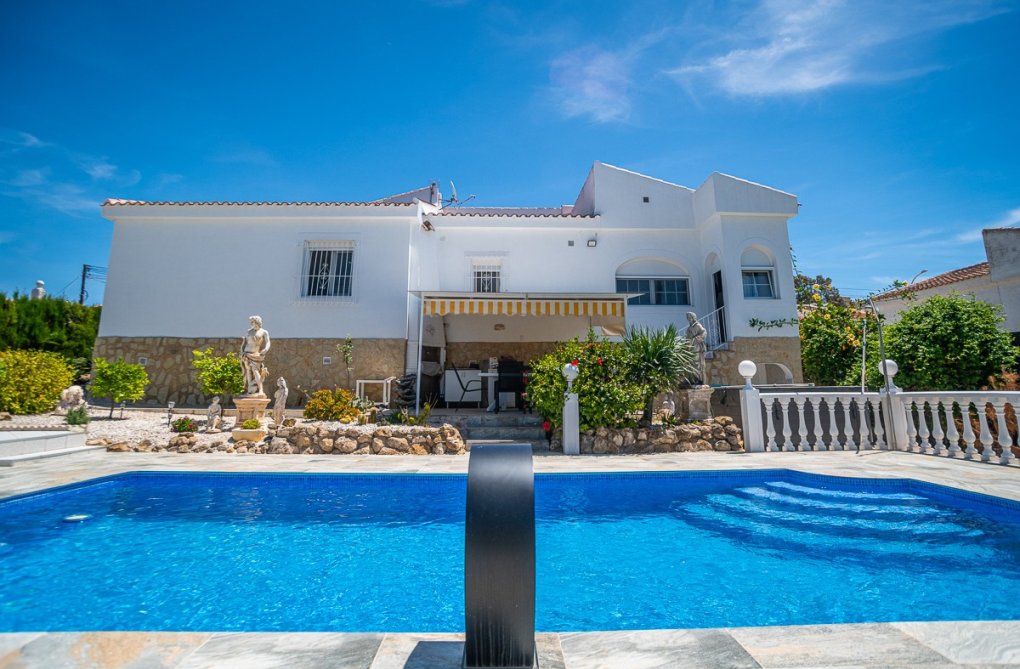 Herverkoop - villa - La Marina - Costa Blanca