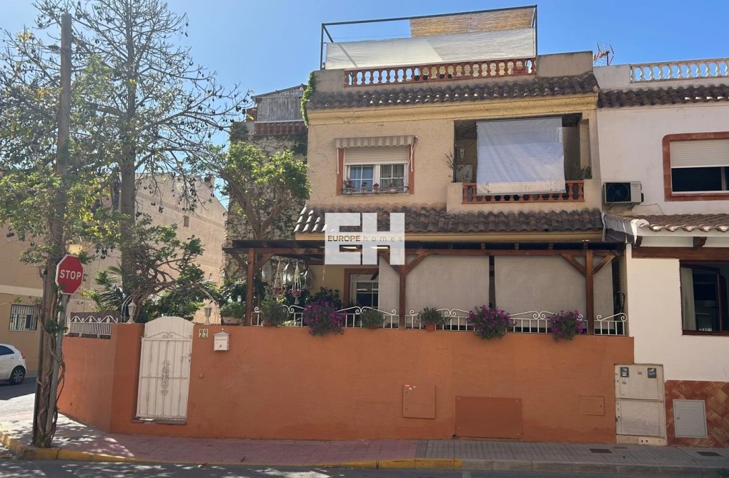 Herverkoop - villa - Los Montesinos - Costa Blanca