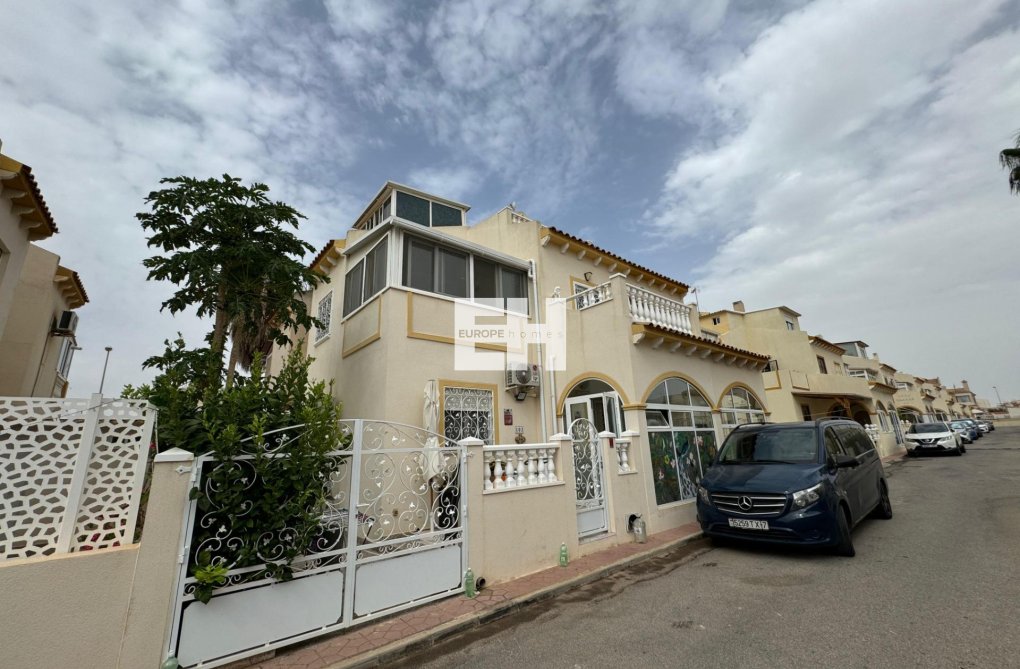 Herverkoop - villa - Orihuela Costa - Los Dolses