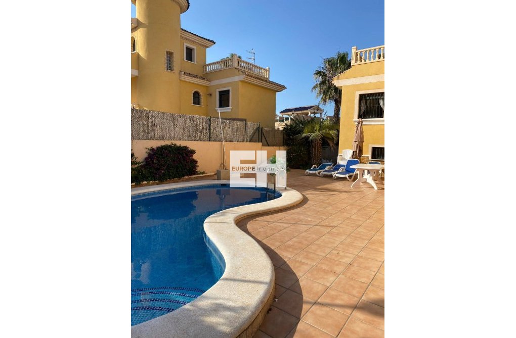 Herverkoop - villa - Orihuela Costa - Villamartín-las Filipinas