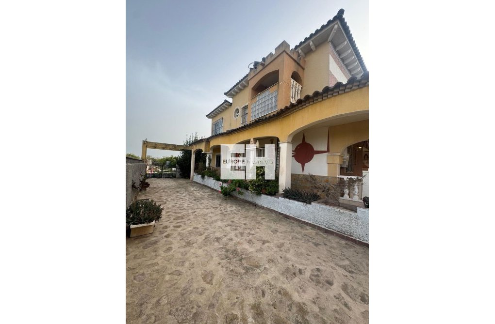 Herverkoop - villa - Orihuela - La Campaneta