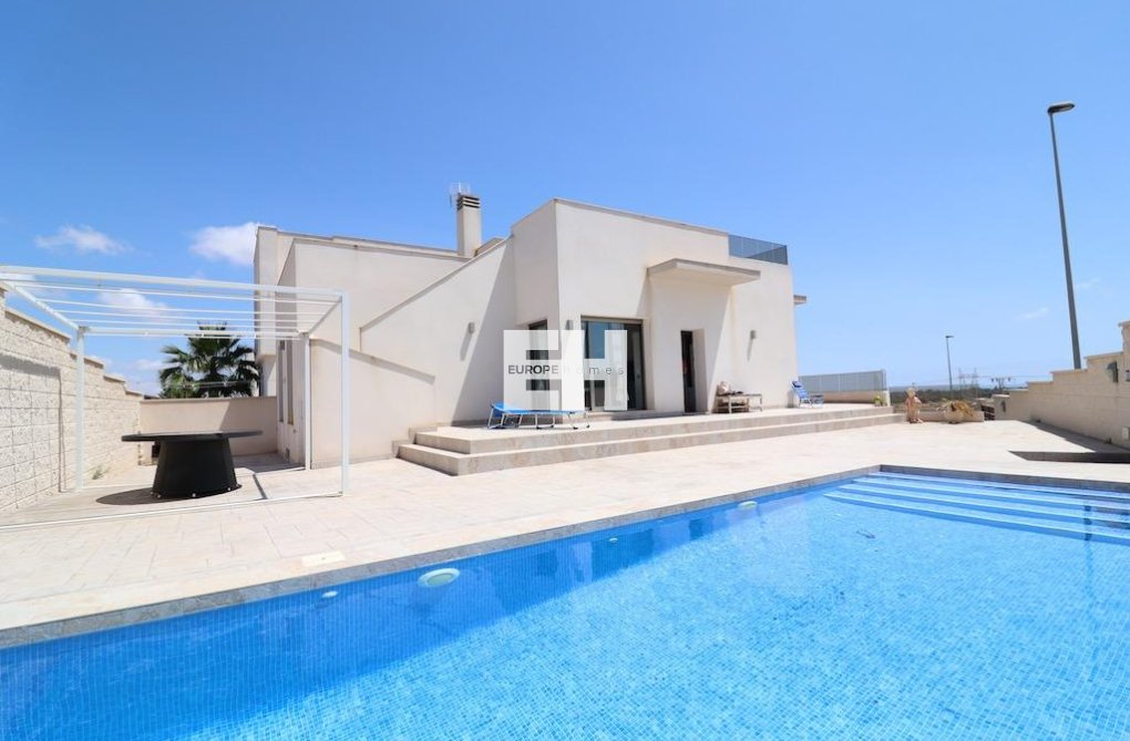 Herverkoop - villa - San Miguel de Salinas - Inland