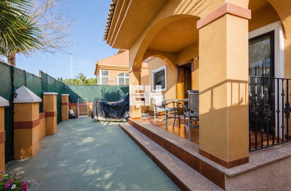 Herverkoop - villa - Torrevieja - Costa Blanca