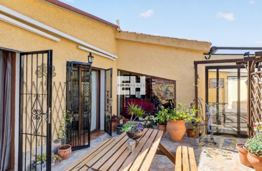 Herverkoop - villa - Torrevieja - Costa Blanca