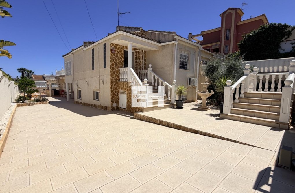 Herverkoop - villa - Torrevieja - Costa Blanca