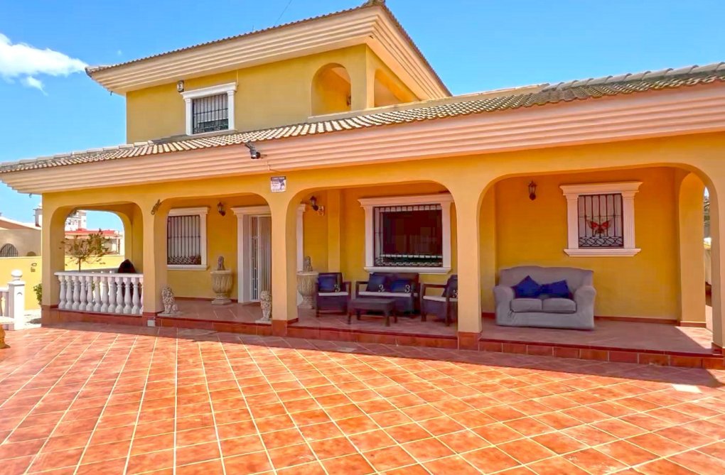Herverkoop - villa - Torrevieja - Costa Blanca