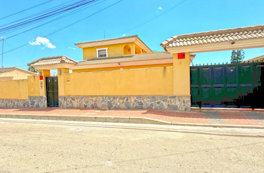 Herverkoop - villa - Torrevieja - Costa Blanca