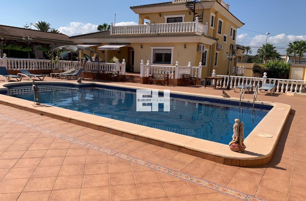 Herverkoop - villa - Torrevieja - Los Balcones - Los Altos Del Edén